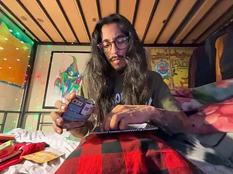 Snapshot of bigdickkane300 chatting on 11-29-25, 08:25 bigdickkane300 online show from 11-29-25, 08:25