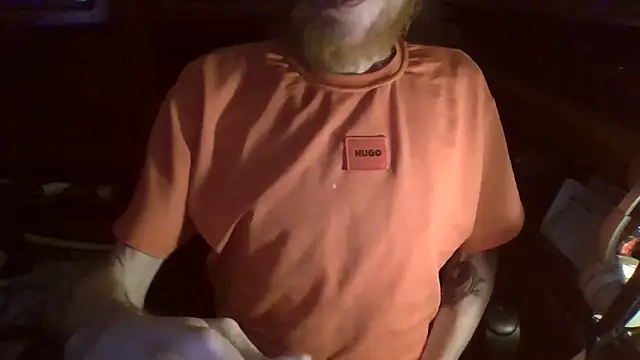 zipman92 online show from 12-15-25, 06:14