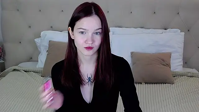 MichelleRoux online show from 11-05-25, 01:03