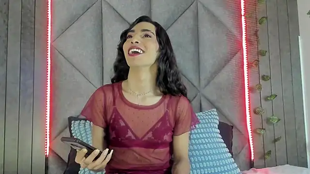 TiffValentinee  online show from 02-25-26, 08:19