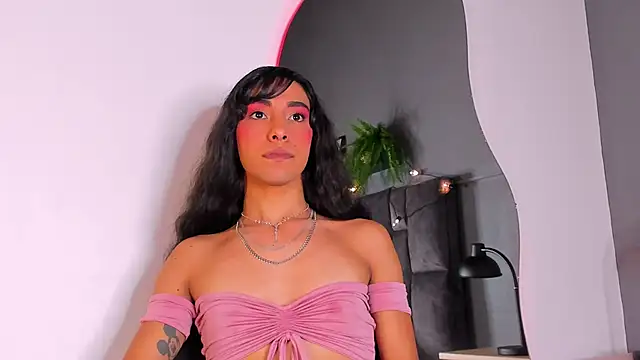 TiffValentinee  online show from 11-02-25, 12:21