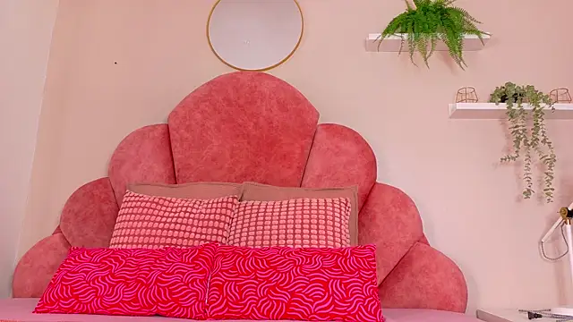 TiffValentinee  online show from 10-10-25, 07:47