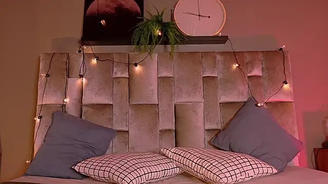 TiffValentinee  online show from 10-13-25, 03:19