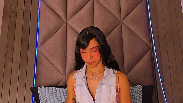 TiffValentinee  online show from 09-16-25, 07:37