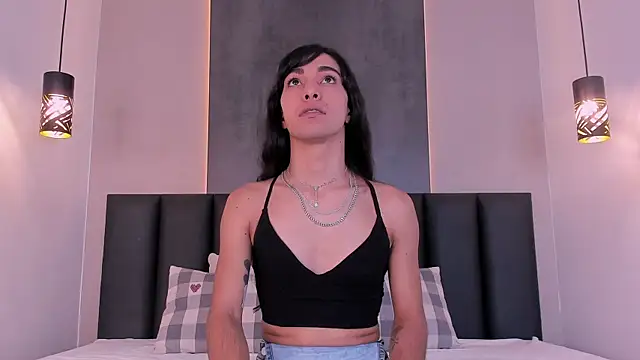 TiffValentinee  online show from 10-07-25, 08:21