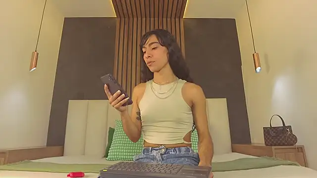 TiffValentinee  online show from 10-02-25, 08:01