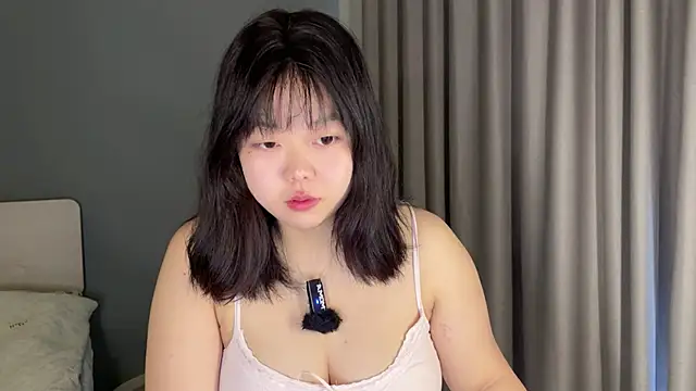 Kittenfishing online show from 10-04-25, 06:48