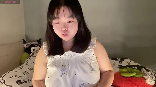 Kittenfishing online show from 10-21-25, 04:28