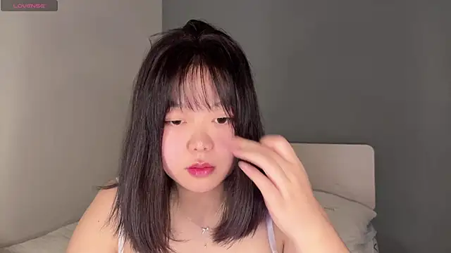 Kittenfishing online show from 09-30-25, 05:57