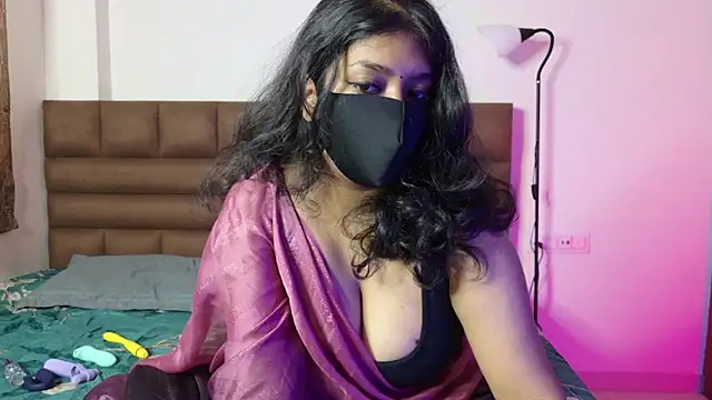 Snapshot of Gulaboo100 chatting on 09-28-25, 06:20 Gulaboo100 online show from 09-28-25, 06:20