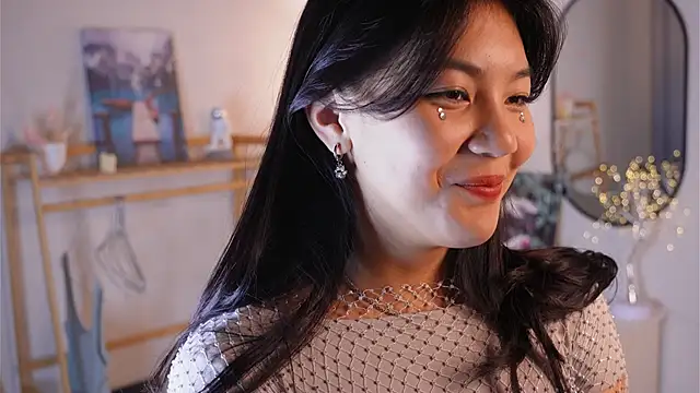 MoiraEger online show from 10-26-25, 05:02