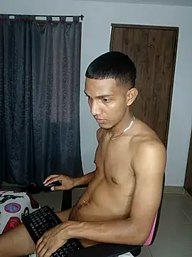 Snapshot of miguelmarcus chatting on 09-14-25, 03:23 miguelmarcus online show from 09-14-25, 03:23