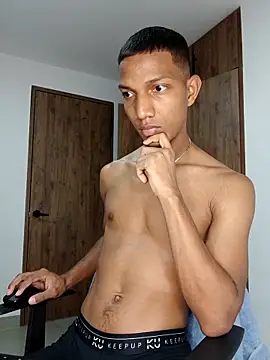 Snapshot of miguelmarcus chatting on 09-12-25, 12:16 miguelmarcus online show from 09-12-25, 12:16