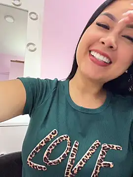 Snapshot of CrisMarulanda chatting on 05-14-26, 04:15 CrisMarulanda online show from 05-14-26, 04:15