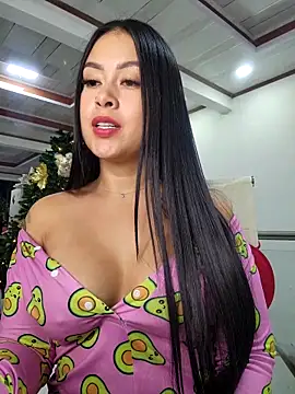 CrisMarulanda online show from 11-20-25, 04:13