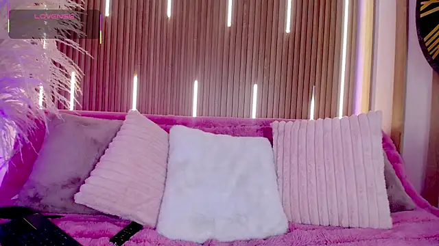 MylaDreams online show from 11-12-25, 03:32