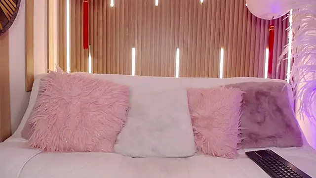 MylaDreams online show from 01-14-26, 03:32