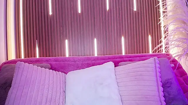 MylaDreams online show from 11-06-25, 03:32