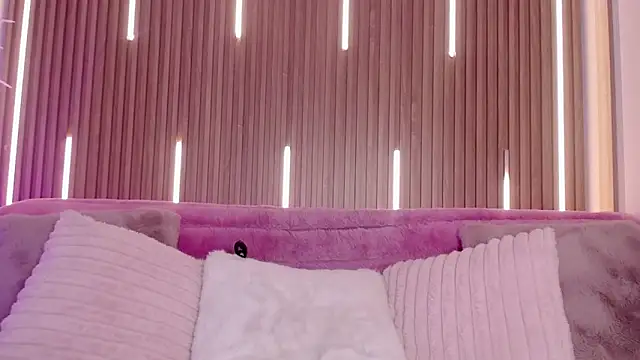 MylaDreams online show from 11-14-25, 03:32