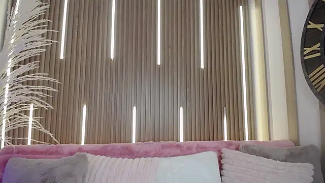 MylaDreams online show from 09-29-25, 03:24