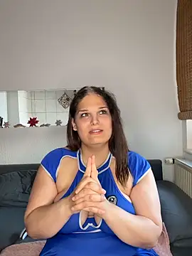 Snapshot of Katherine_Leyla chatting on 06-20-26, 06:24 Katherine Leyla online show from 06-20-26, 06:24