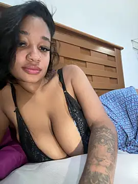 hillarymoreninha online show from 03-24-26, 03:56