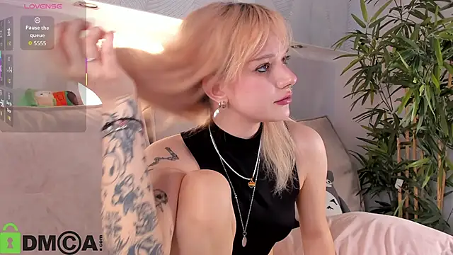 Molly Platt online show from 03-27-26, 09:10