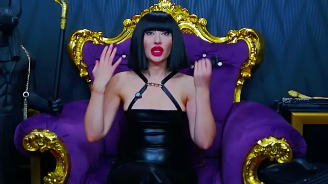 LaraMaeve online show from 12-15-25, 06:41