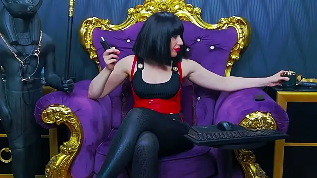 Snapshot of LaraMaeve chatting on 05-18-26, 05:13 LaraMaeve online show from 05-18-26, 05:13