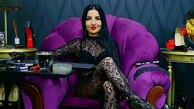 Snapshot of VivianReeve chatting on 06-15-26, 12:16 VivianReeve online show from 06-15-26, 12:16