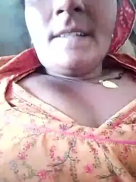 Snapshot of aunty_sumy chatting on 10-09-25, 10:49 aunty sumy online show from 10-09-25, 10:49