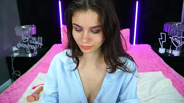 HeavenElle online show from 10-27-25, 07:09