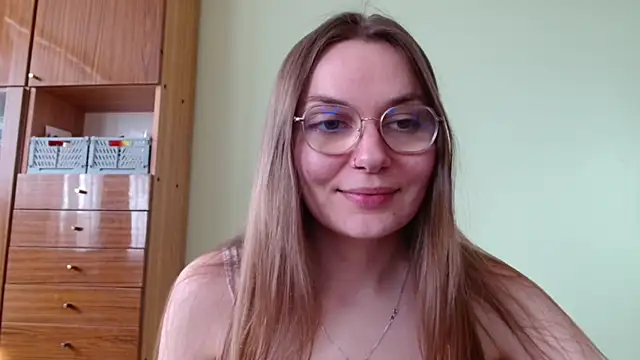 LooveELLYx online show from 05-22-26, 02:26