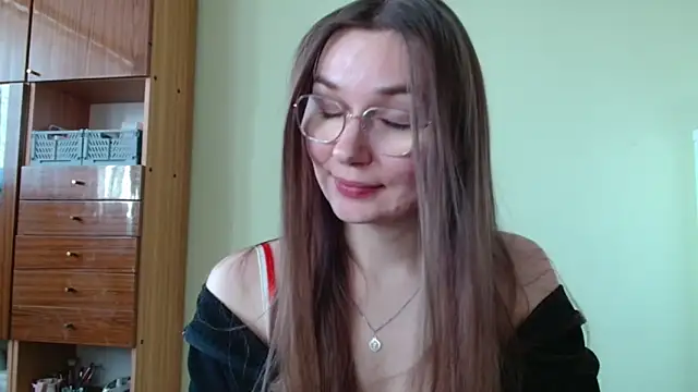 Snapshot of LooveELLYx chatting on 03-10-25, 12:17 LooveELLYx online show from 03-10-25, 12:17