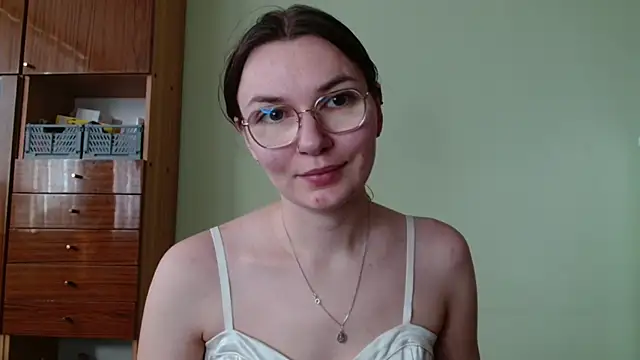 LooveELLYx online show from 10-23-25, 01:32