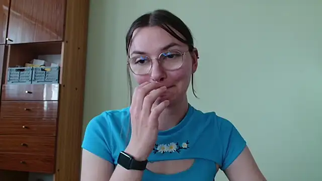 Snapshot of LooveELLYx chatting on 10-10-25, 06:36 LooveELLYx online show from 10-10-25, 06:36