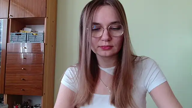 Snapshot of LooveELLYx chatting on 10-04-25, 06:37 LooveELLYx online show from 10-04-25, 06:37
