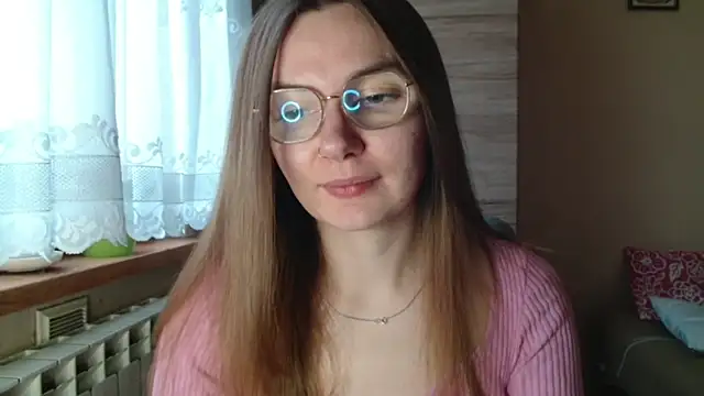 LooveELLYx online show from 12-15-25, 07:25