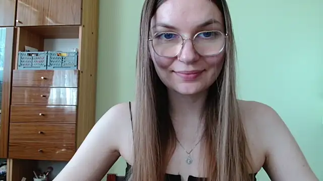 LooveELLYx online show from 05-27-26, 01:29