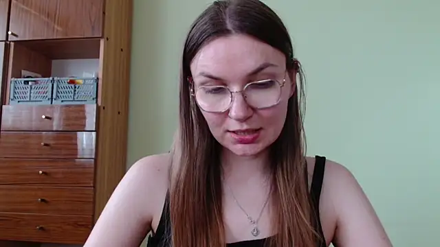 LooveELLYx online show from 06-10-26, 01:34