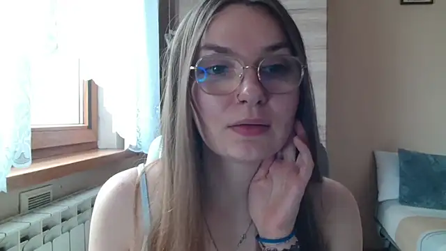 LooveELLYx online show from 07-07-26, 06:47
