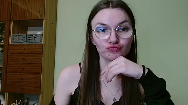 Snapshot of LooveELLYx chatting on 02-24-25, 05:53 LooveELLYx online show from 02-24-25, 05:53