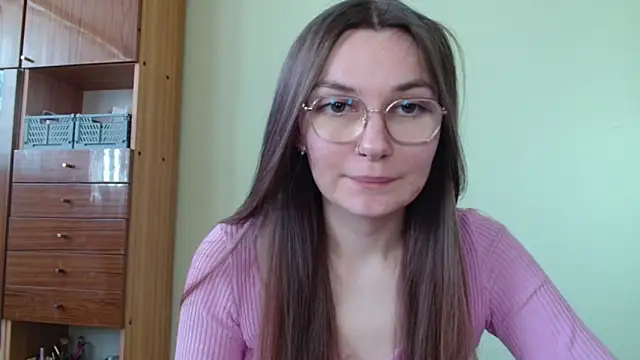 Snapshot of LooveELLYx chatting on 02-14-25, 11:21 LooveELLYx online show from 02-14-25, 11:21
