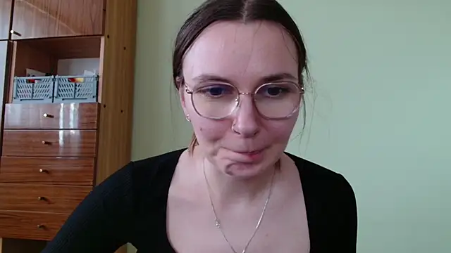 LooveELLYx online show from 05-13-26, 01:29