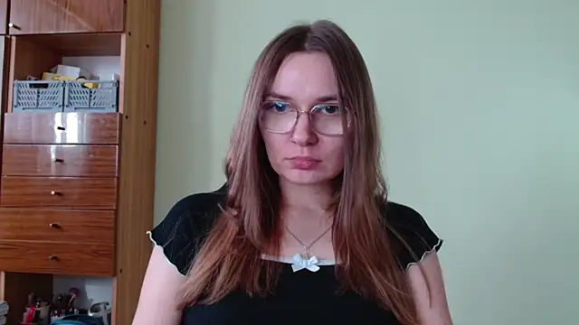 Snapshot of LooveELLYx chatting on 10-15-25, 01:41 LooveELLYx online show from 10-15-25, 01:41