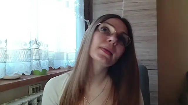 LooveELLYx online show from 11-07-25, 07:46