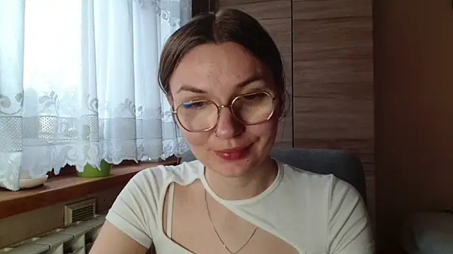 LooveELLYx online show from 11-17-25, 07:34