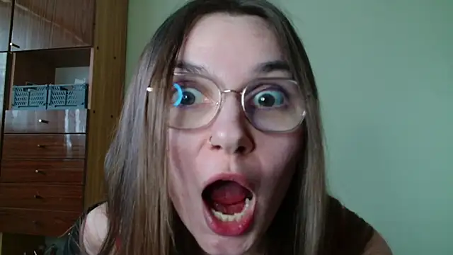 Snapshot of LooveELLYx chatting on 02-23-25, 02:25 LooveELLYx online show from 02-23-25, 02:25