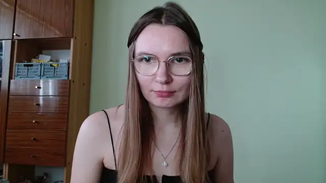 Snapshot of LooveELLYx chatting on 10-14-25, 01:45 LooveELLYx online show from 10-14-25, 01:45