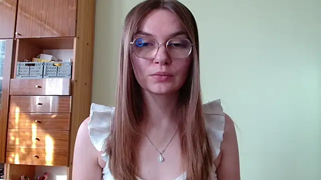 Snapshot of LooveELLYx chatting on 10-02-25, 01:47 LooveELLYx online show from 10-02-25, 01:47